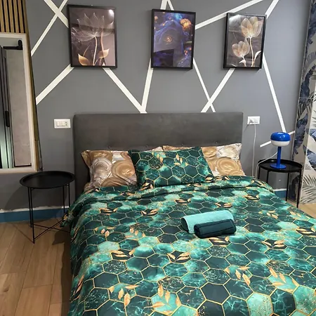 Underground 3* ميلان