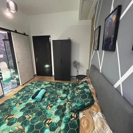 Underground 3* Милан