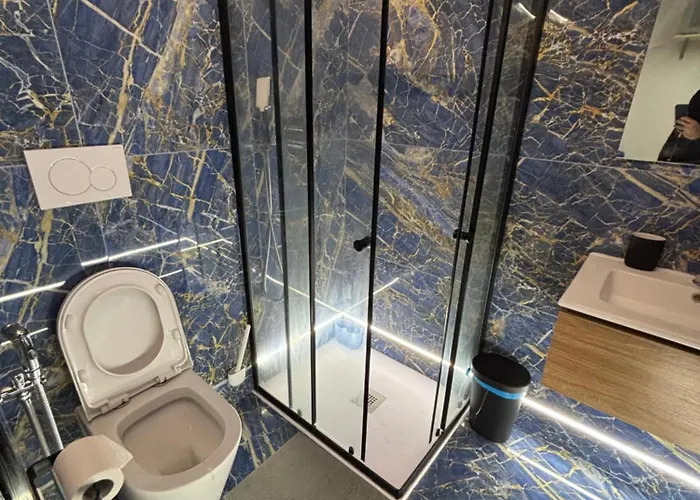 Underground 3* ميلان