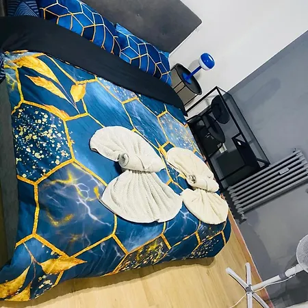 Pensión Underground 3*